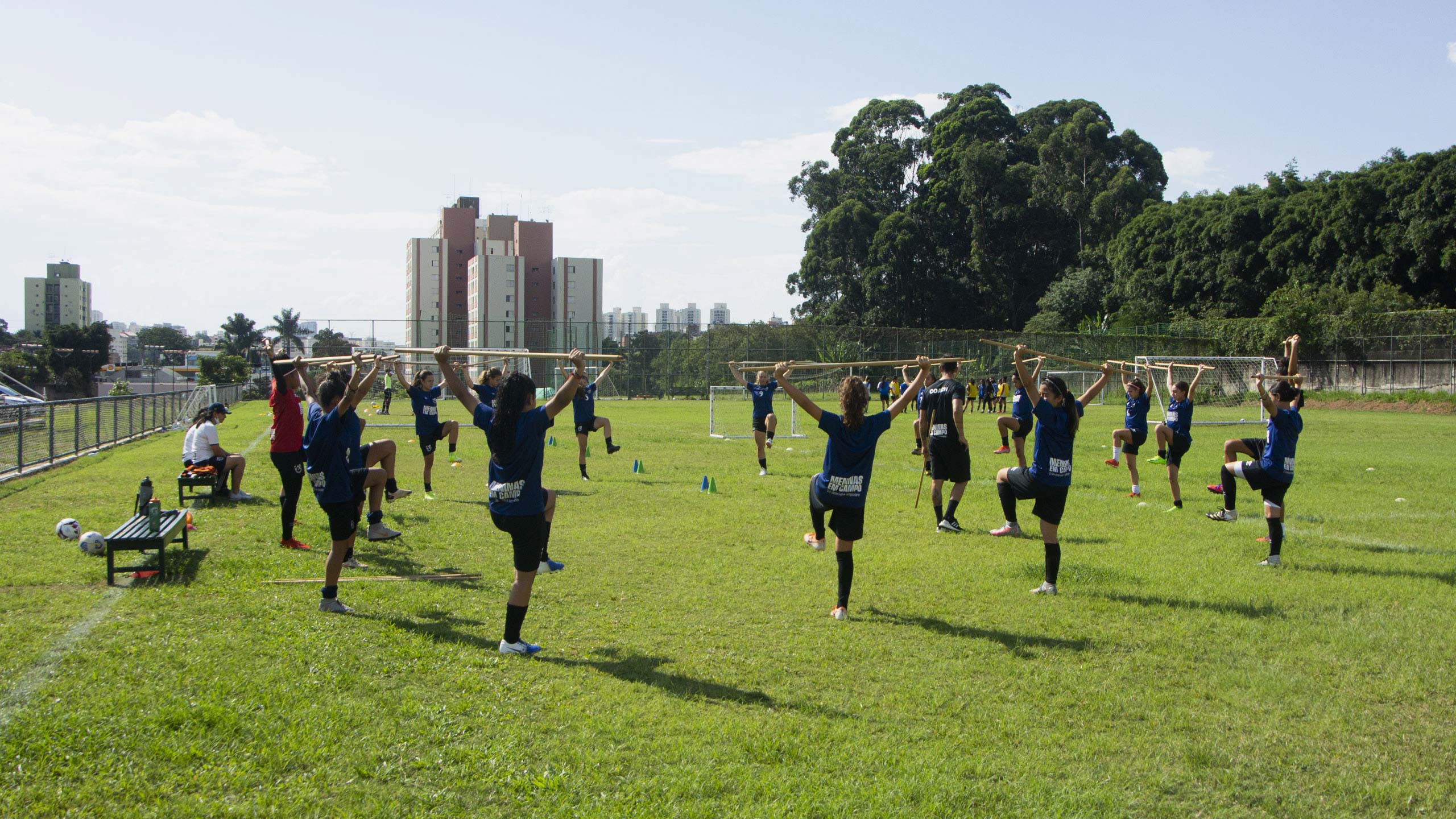 arnold_case_meninas-em-campo_06